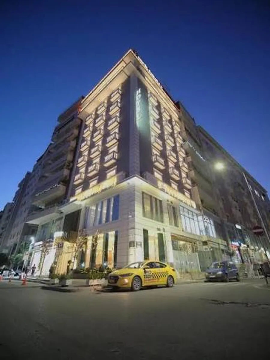 Light Hotel a Tirana, struttura usata per i soggiorni dei pazienti